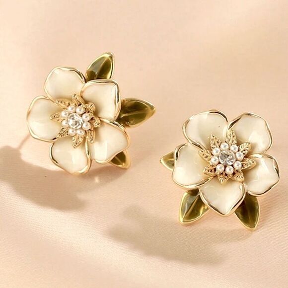 Iron Moon Boutique Jewelry - SALE 18k Stamped Gold Filled Vintage Hawthorn Flower Stud Earrings